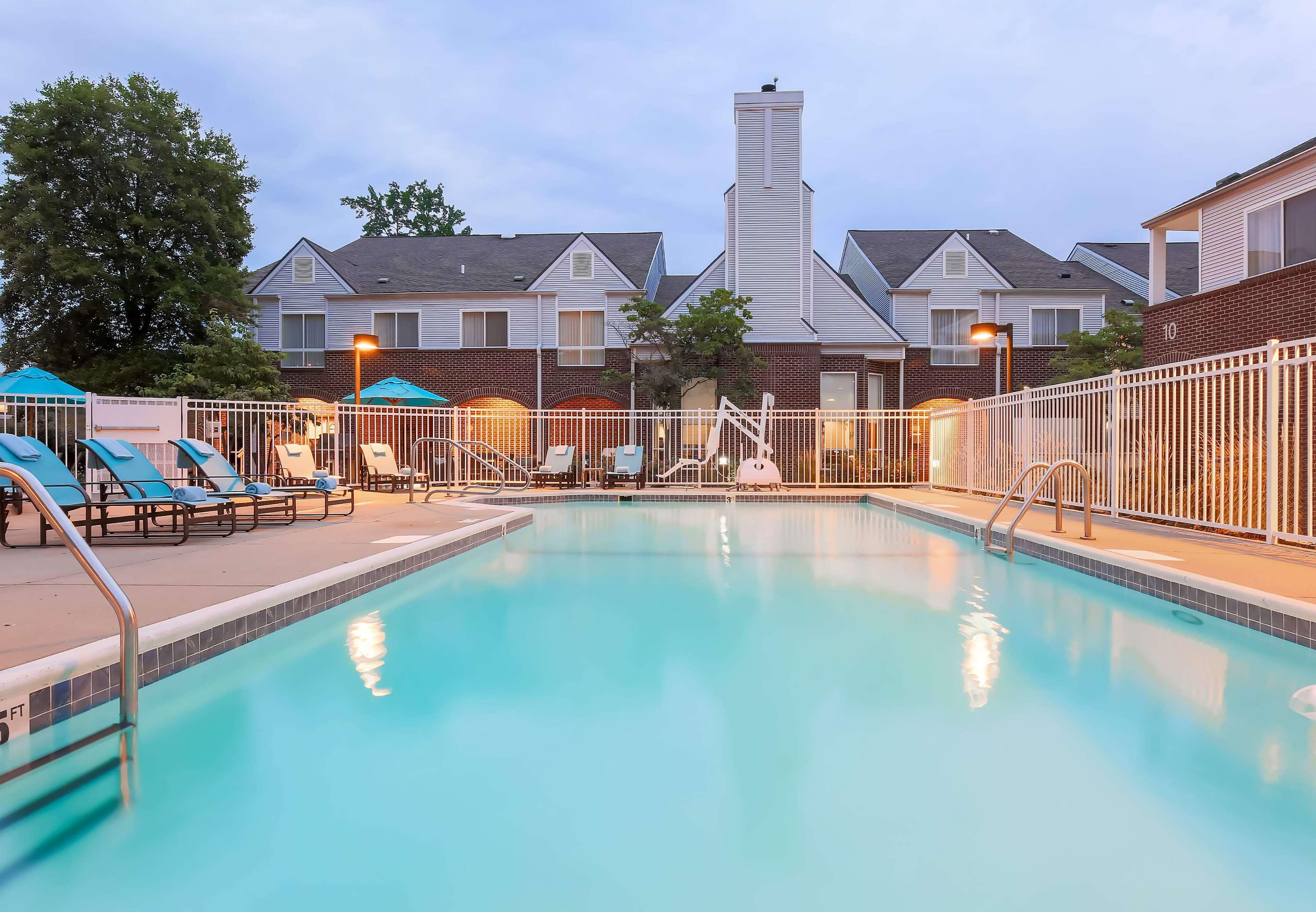 Sonesta Es Suites Cincinnati - Блу-Аш Екстер'єр фото
