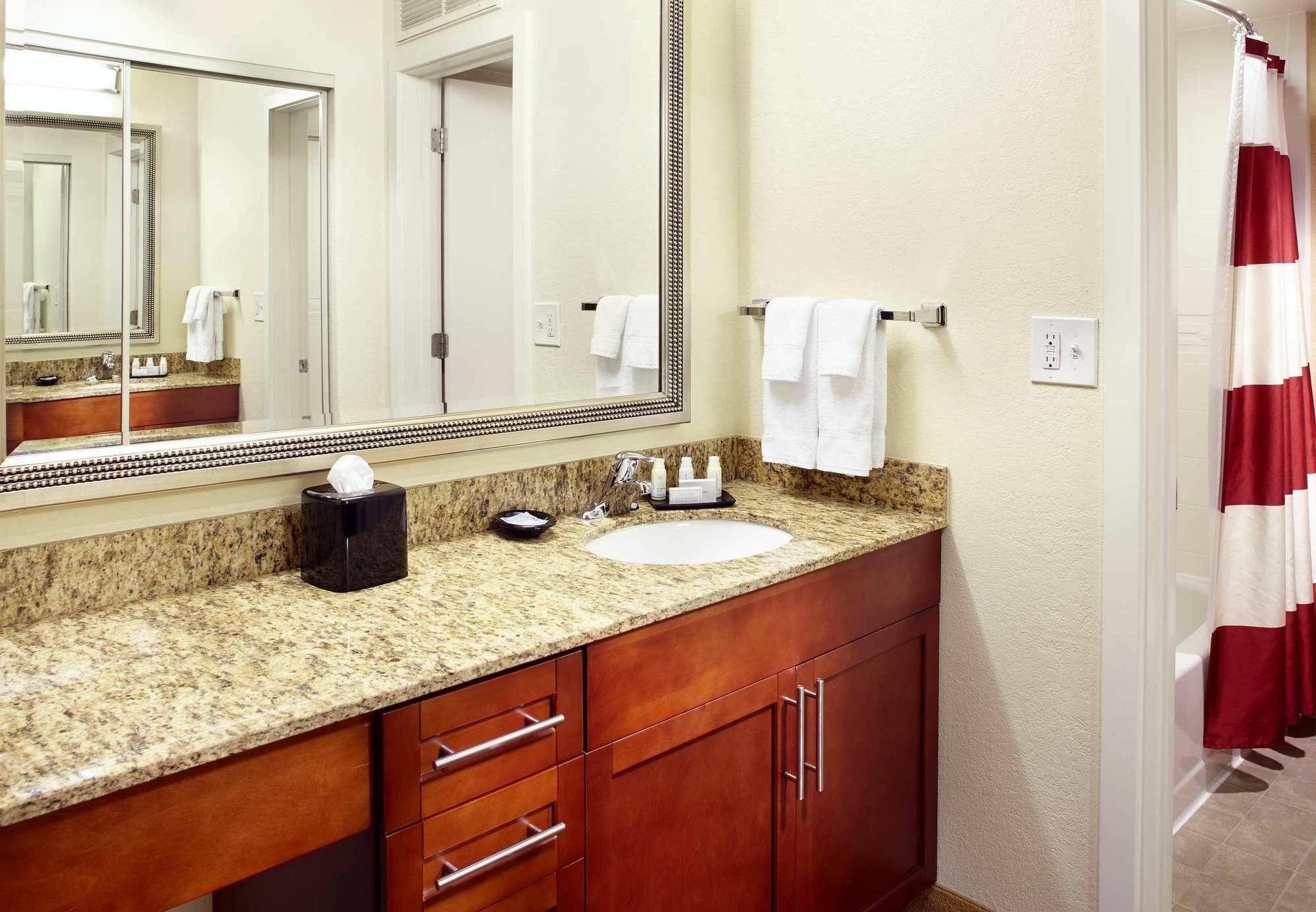 Sonesta Es Suites Cincinnati - Блу-Аш Екстер'єр фото